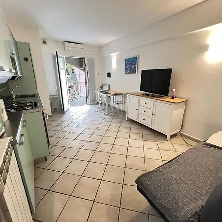 Bilocale Garibaldi - San Terenzo, * Lerici